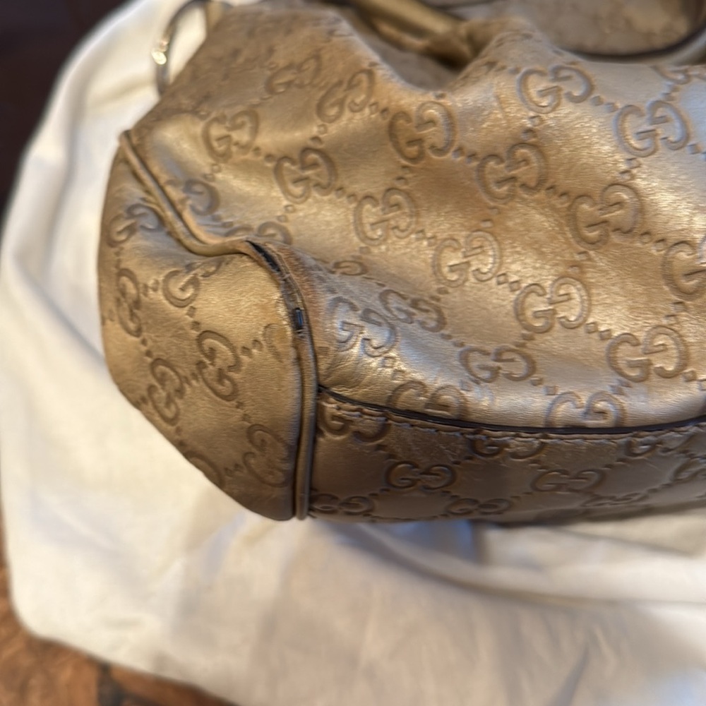 Well loved Gucci Sukey Medium Gold 100% authentic.  Comes with dustbag. - Picture 9 of 13